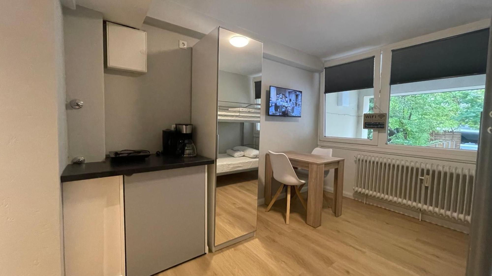 Suesses Kleines Und Zentrales Apartment Fuer Zwei Personen Mitten In Hamburgo Exterior foto