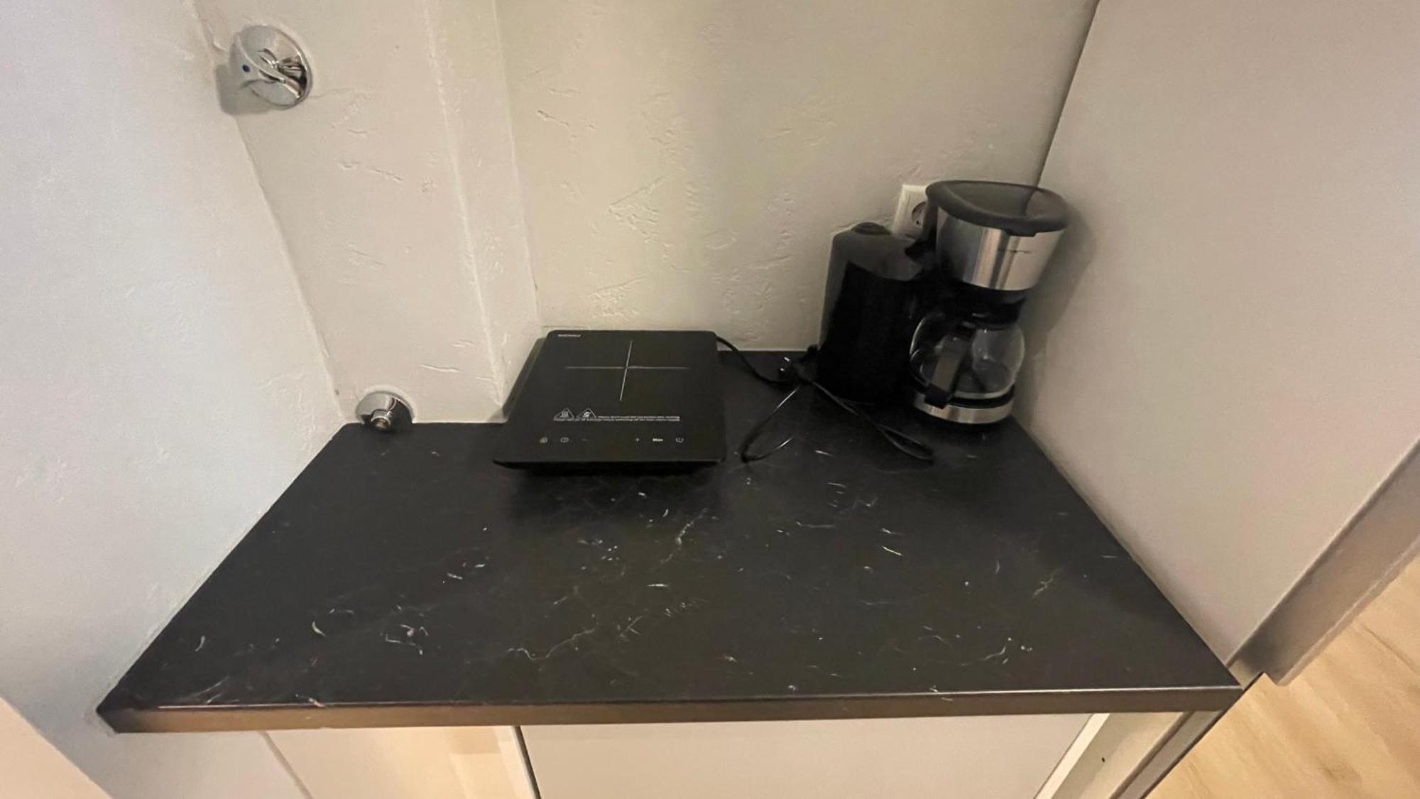 Suesses Kleines Und Zentrales Apartment Fuer Zwei Personen Mitten In Hamburgo Exterior foto