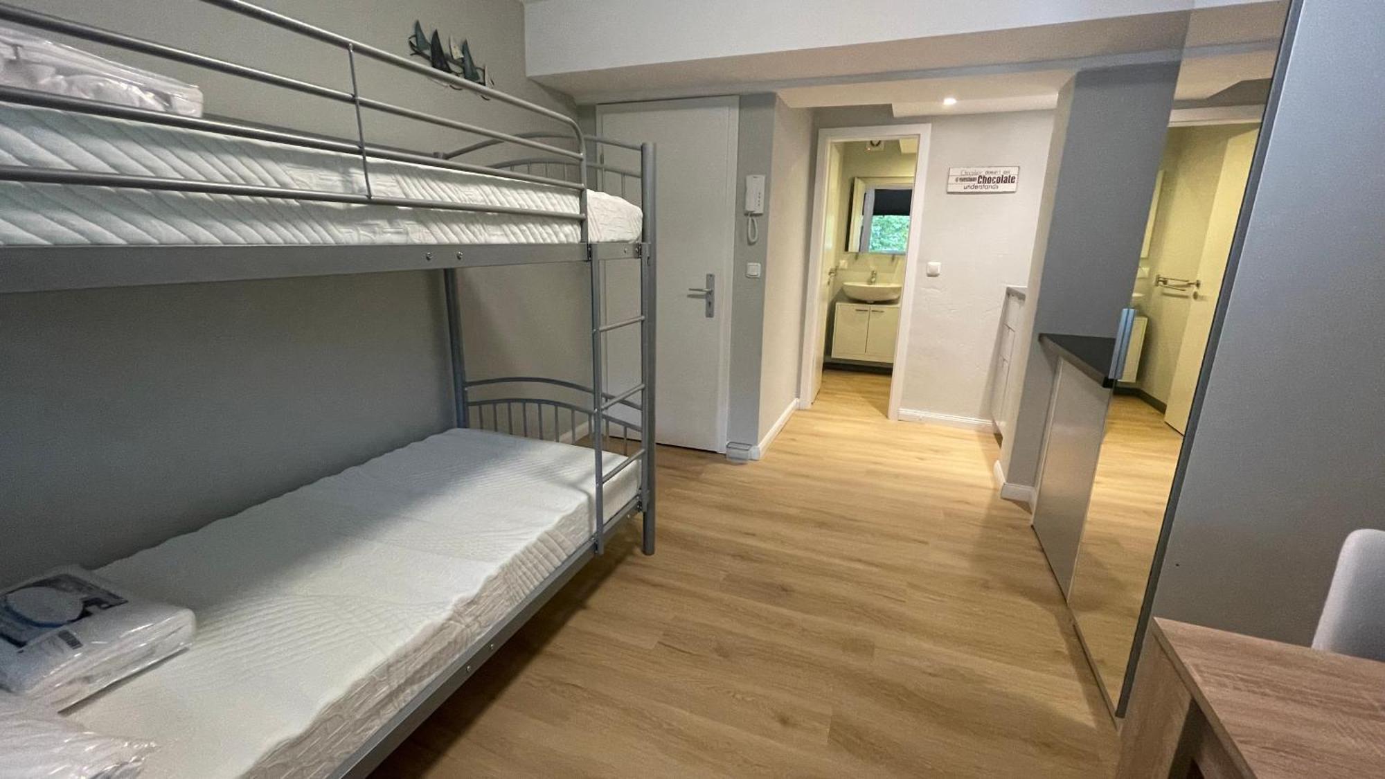 Suesses Kleines Und Zentrales Apartment Fuer Zwei Personen Mitten In Hamburgo Exterior foto