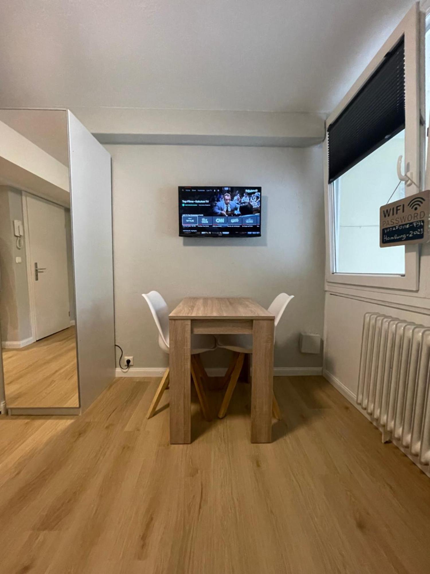 Suesses Kleines Und Zentrales Apartment Fuer Zwei Personen Mitten In Hamburgo Exterior foto